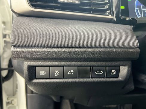 Used 2025 Toyota Camry LE image 18