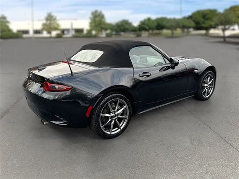 Used 2021 MAZDA MX-5 Miata Grand Touring image 6