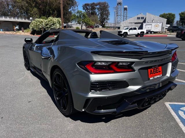 Used 2024 Chevrolet Corvette Z06 RWD image 17