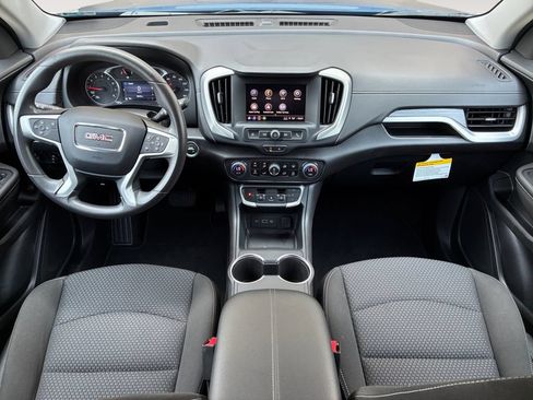 Used 2024 GMC Terrain SLE w/ Driver Convenience Package FWD image 10