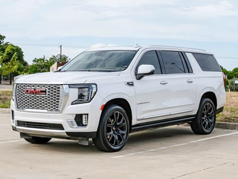 Used 2021 GMC Yukon XL Denali w/ Denali Premium Package RWD image 7