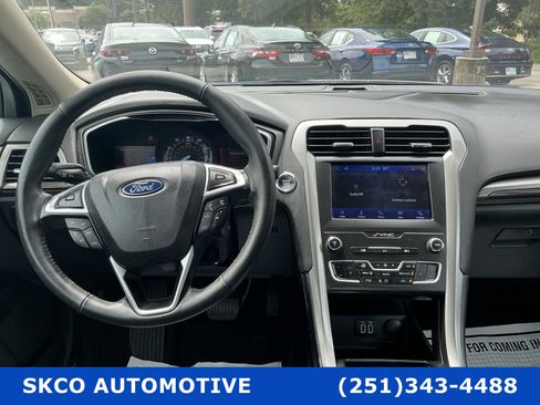 Used 2020 Ford Fusion SEL FWD image 15