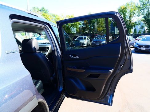 Used 2019 GMC Acadia SLE AWD/4WD image 30