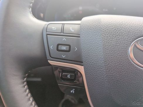 Used 2026 Toyota Crown AWD/4WD image 18