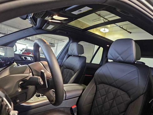 Used 2026 BMW X5 xDrive40i w/ M Sport Package AWD/4WD image 25