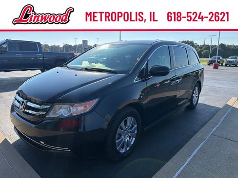 Used 2017 Honda Odyssey SE image 2