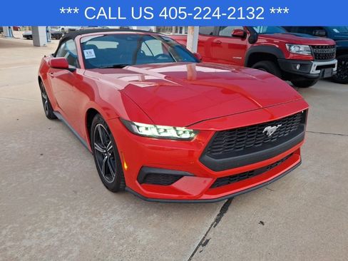Used 2024 Ford Mustang Convertible image 8