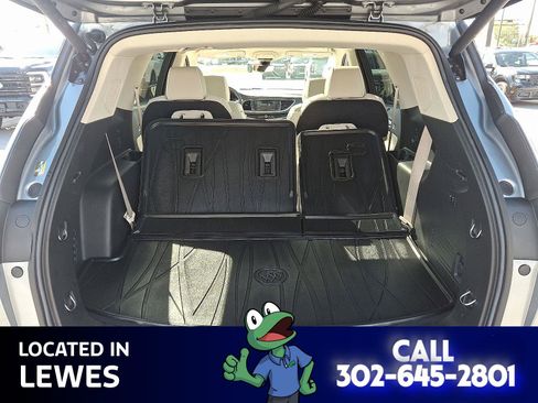 Used 2023 Buick Enclave Avenir w/ Avenir Technology Package image 31