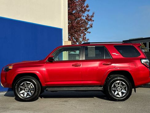 Used 2024 Toyota 4Runner TRD Off-Road image 6