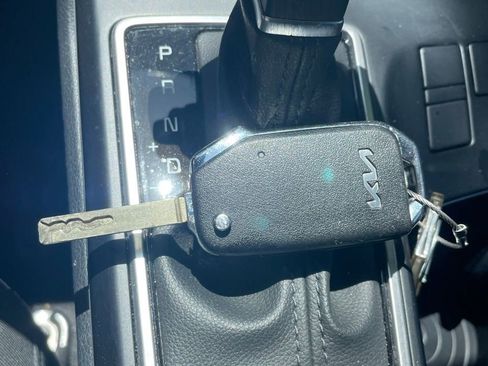 Used 2025 Kia Sportage LX image 14