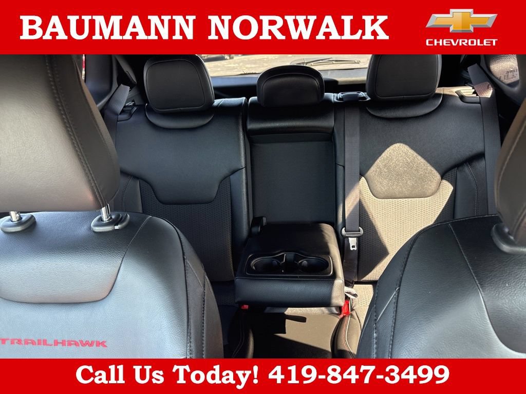 Used 2025 Jeep Compass Trailhawk AWD/4WD image 24