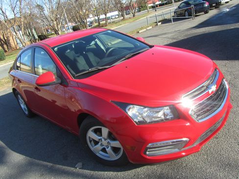 Used 2015 Chevrolet Cruze LT image 3