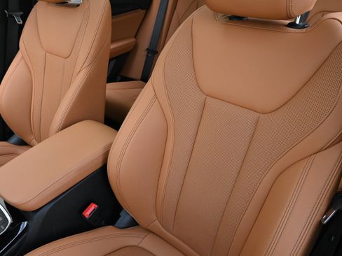 Certified 2024 BMW X3 M40i w/ Premium Package image 10