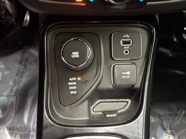 Used 2018 Jeep Compass Latitude w/ Popular Equipment Group AWD/4WD image 19