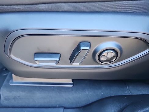 New 2025 Jeep Grand Cherokee L Limited w/ Trailer Tow Package image 28