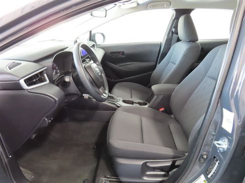 Used 2025 Toyota Corolla LE FWD image 17