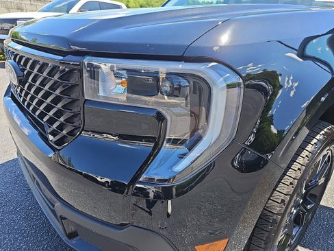 Used 2025 Ford Maverick Lariat w/ Black Appearance Package image 30