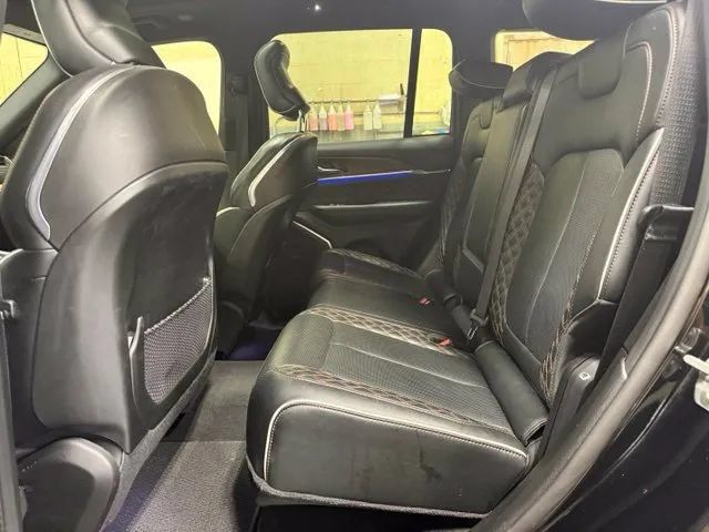 Used 2025 Jeep Grand Cherokee Summit w/ Obsidian Package AWD/4WD image 21