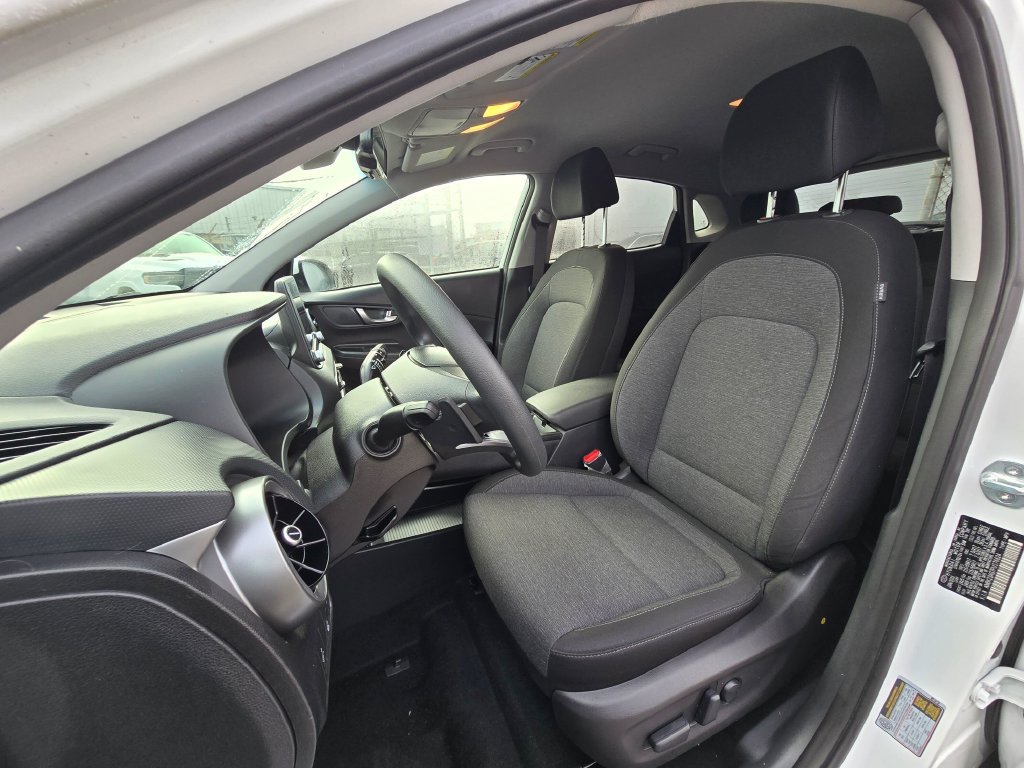 Used 2023 Hyundai Kona SE FWD image 19