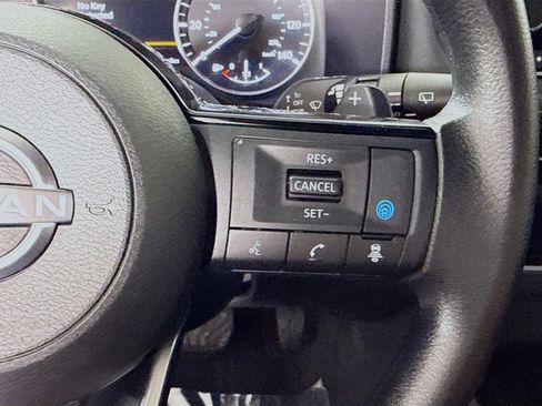 Used 2023 Nissan Rogue SV image 15