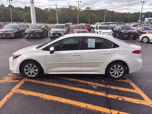 Used 2024 Toyota Corolla LE FWD image 6
