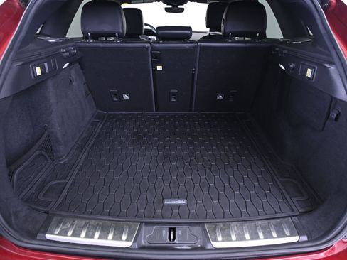 Used 2020 Jaguar F-PACE Prestige image 15