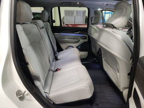 Used 2023 Jeep Grand Cherokee Overland w/ Luxury Tech Group IV image 36