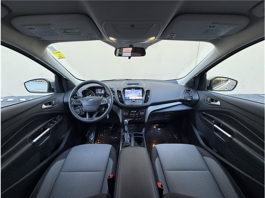 Used 2017 Ford Escape SE w/ Equipment Group 201A AWD/4WD image 8