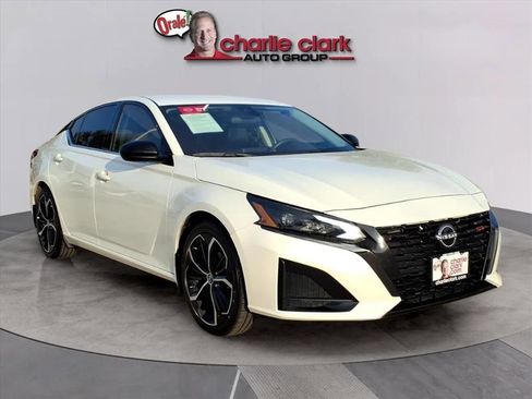 Used 2024 Nissan Altima 2.5 SR image 7