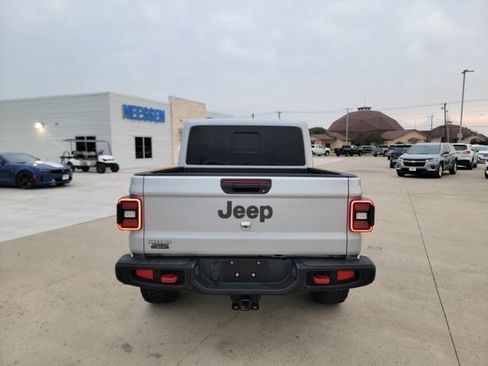 Used 2022 Jeep Gladiator Rubicon w/ LED Lighting Group AWD/4WD image 6