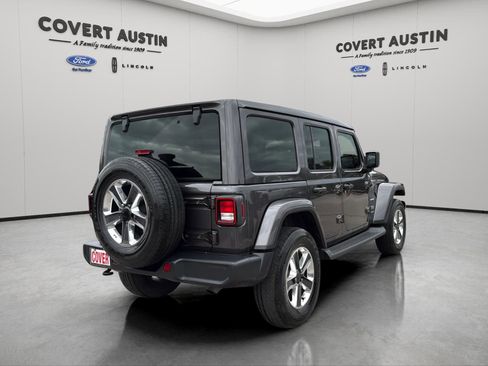 Used 2020 Jeep Wrangler Unlimited Sahara image 5