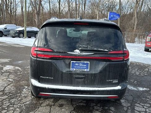 Used 2022 Chrysler Pacifica Limited image 29