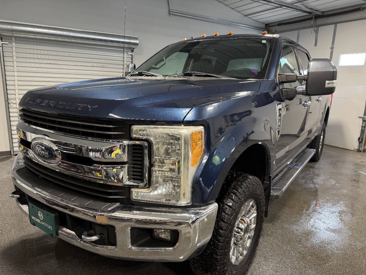 Used 2017 Ford F250 XLT w/ XLT Premium Package AWD/4WD image 2