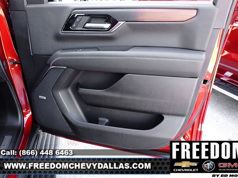 New 2025 GMC Yukon XL Denali w/ Denali Reserve Package image 42