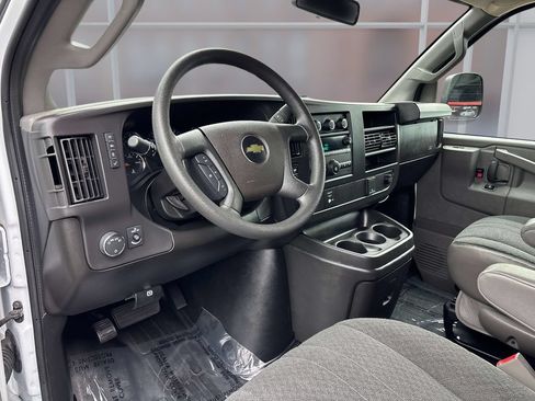 Used 2024 Chevrolet Express 2500 w/ Driver Convenience Package RWD image 12