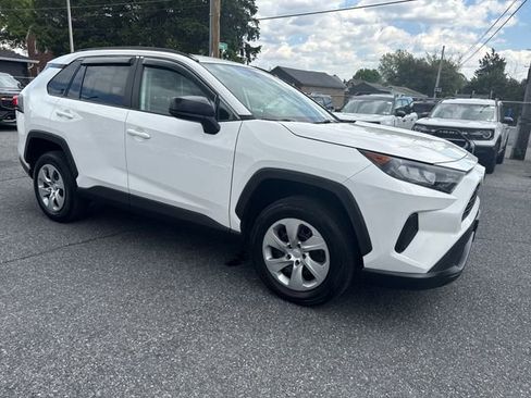 Used 2021 Toyota RAV4 LE AWD/4WD image 7