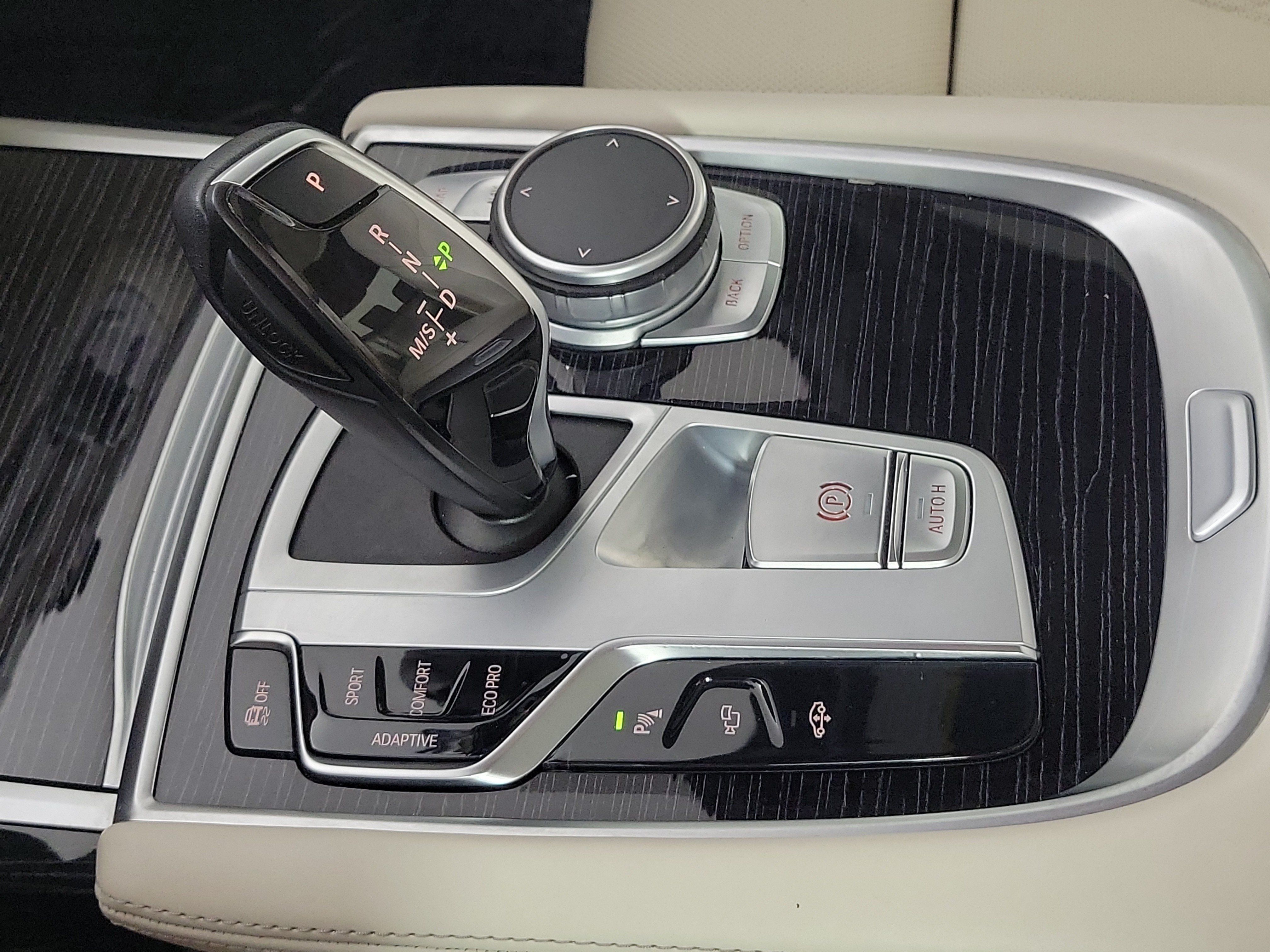 Used 2022 BMW 750i xDrive w/ M Sport Package AWD/4WD image 22
