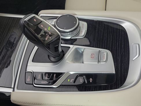 Used 2022 BMW 750Li xDrive AWD/4WD image 22