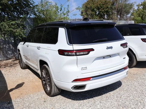 Used 2024 Jeep Grand Cherokee L Summit AWD/4WD image 17
