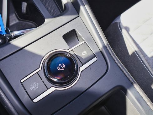 Certified 2025 Volkswagen Tiguan S image 25