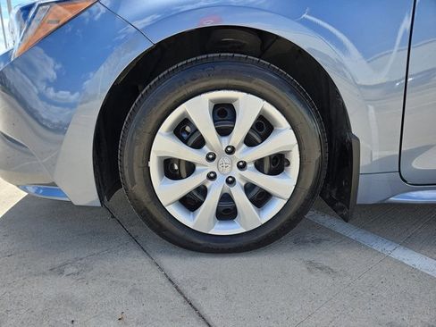 Used 2025 Toyota Corolla LE image 22