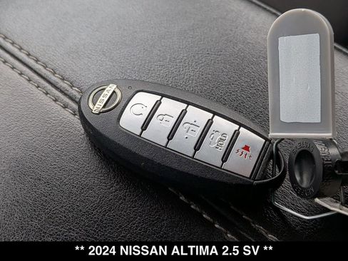 Used 2024 Nissan Altima 2.5 SV FWD image 30