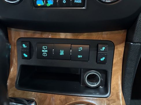 Used 2012 Buick Enclave Leather FWD image 18