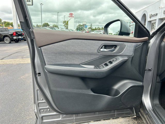Used 2023 Nissan Rogue SV AWD/4WD image 26