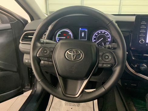 Used 2023 Toyota Camry SE FWD image 7
