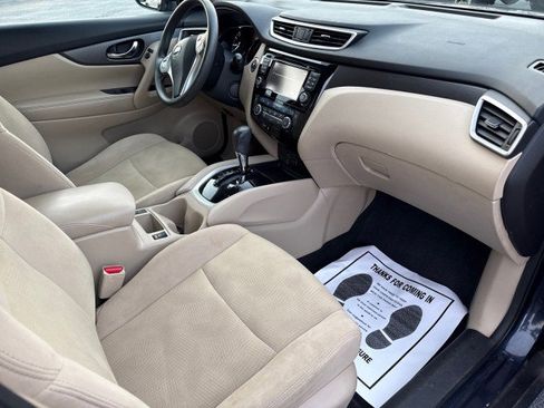 Used 2016 Nissan Rogue SV w/ SV Premium Package image 10