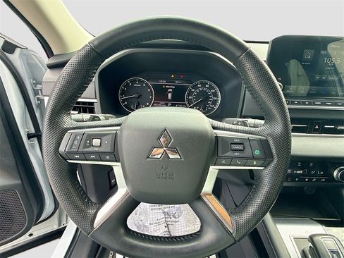 Used 2022 Mitsubishi Outlander SEL image 12