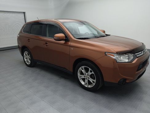 Used 2014 Mitsubishi Outlander GT AWD/4WD image 11