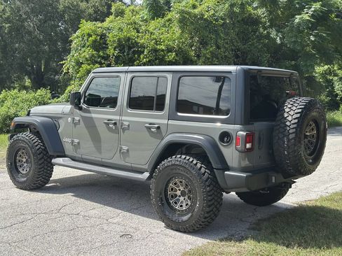 Used 2018 Jeep Wrangler Unlimited Sport S AWD/4WD image 12