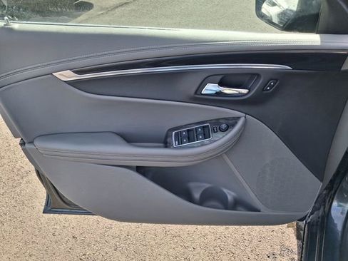 Used 2015 Chevrolet Impala LT image 19